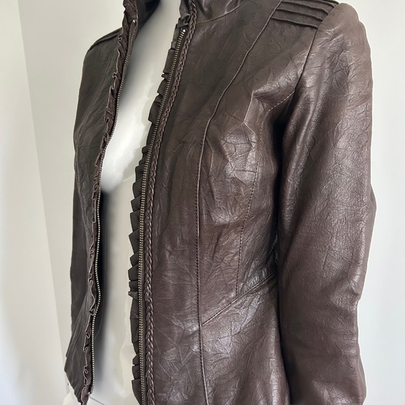 Ladie's Danier Leather Jacket Size XS - Picture 5 of 12